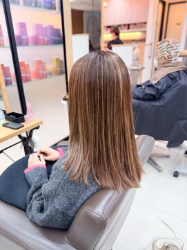 ステラバイケンジ 藤沢(STELLA by KENJE) 白髪ぼかしハイライトカラー30代40代50代