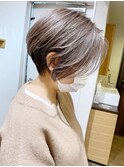 クールショートボブ・前下がり・アッシュグレージュ【BISA】