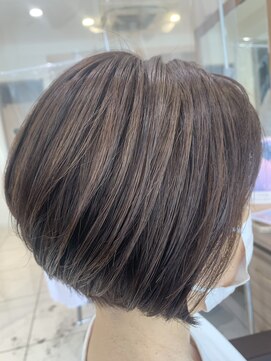 アッシュ 千歳烏山店(Ash) ショートボブにかけるナチュラルな縮毛矯正