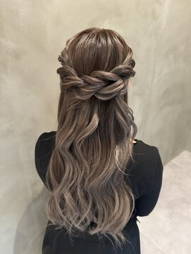 サロンドワン(SALON DE 1) #ハーフアップ