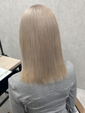 ロウル 渋谷(LOWRL) ホワイトミルクティー/ケアブリーチカラー