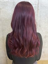 セル(CELL)&nbsp;ブリーチなしカラー ピンクバイオレット 艶感 巻き髪