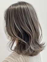 ネックス 表参道本店(nex)&nbsp;デザインカラーレイヤーカットウェットヘアオリーブベージュ白髪