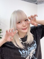 ホワイトカラー/レイヤーカット/ぱっつんまえがみ