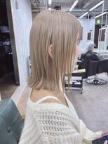 リミットバイアフィナー 大宮店(limit by Afinar) ホワイトベージュ/切りっぱなしボブ