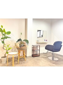 【三原/東町】マンツーマン施術×プライベートサロンでライフスタイルや髪質からあなたに似合うをご提案。