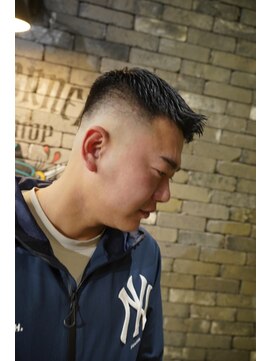 フォーコーナーズカットショップスリーセント 栄(FourCornersCutShop 3/cent) フェードショート