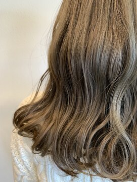 プリュム(plume) 艶髪×ゴールドベージュ