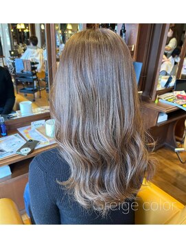 リラ(Rira) グレージュカラー