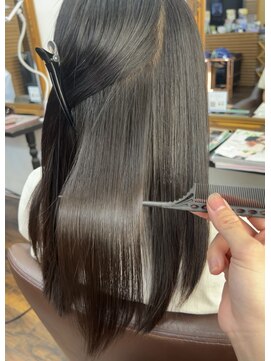 ヘアーメイク ダンス(hair make DANCE) エアーストレート×美髪形成でツヤとまとまり