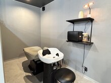 エンヘアー(en hair.)の雰囲気(シャンプーは半個室空間で♪)