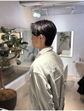 ウノプリールヴァモス(unopulir Vamos) センターパートシースルー襟足あり