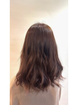 ティンク 横浜(Tink) ゆるっと抜け感カール × 柔らかブラウンカラー