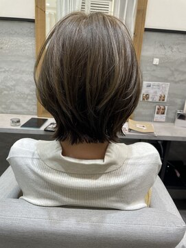 ヴィアンカ 倉敷中央通り店(Vianca) くびれボブ×カーキアッシュ
