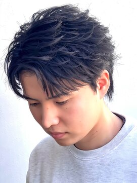 ミヤビ(MIYAVI) フェザーパーマ/リバースセンターパート/毛流れセンターパート