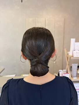 ジュエ ヘアー デザイン(Jue hair design) タイトシニヨン/ヘアセット/結婚式お呼ばれヘア/知立/20代