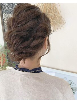 ヘアーデザイン ルシア(Hair Design Lucia) ミディアムゆるまとめアレンジ