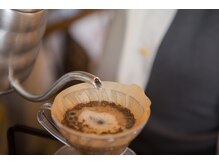 ラベナラ(RAVENALA)の雰囲気（併設のカフェスタンドで世界中のコーヒーやフードも是非。）