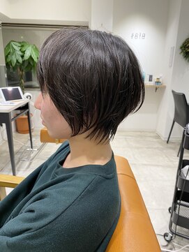 ソラ(sola) 黒髪でも軽さが見える可愛いショート