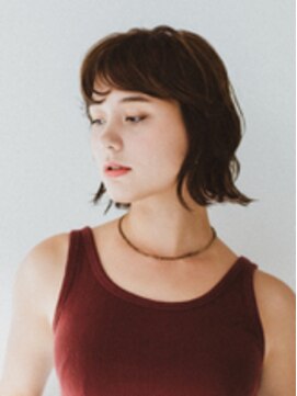 ティファ 栄(Tiffa) 小顔外はねボブ