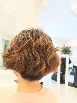 アンジュアン(Anjyuan) くせ毛風丸みショート