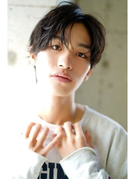 ライラ(Lyla) Tokyo シティボーイ　センターパートショート