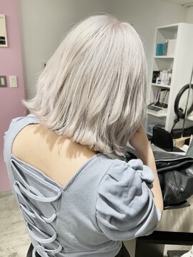 ディーカヘアーセンダイ(Di KA HAIR sendai) ホワイトベージュ/ラベンダーアッシュ/ケアブリーチ/外ハネボブ