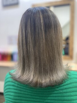 ラビス クローバー(Lovis clover) プラチナベージュ　バレイヤージュ　ヘルシースタイル