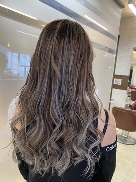 ヘアースペースブルーム ヒーロー 園田店(HAIR SPACE BLOOM hero) 【園田/ホワイトカラー】大人気ブリーチカラー