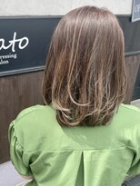 フィアート ヘアドレッシング サロン(Fiato Hairdressing Salon) 白髪を生かしたハイライトベージュカラー