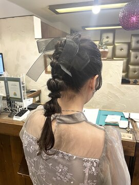 ヘアー デザイナーズ クルー ドルフィン(HAIR DESIGNERS CREW dolphin) 編み下ろしポニー