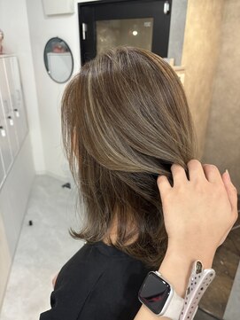 マーシュ 梅田(marshu) 白髪ぼかしハイライト/シースルーハイライト