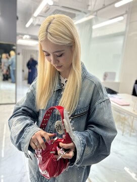 ランテルディ 渋谷(LANTERDIT) 抜きっぱなし ブロンド エクステ長さだし