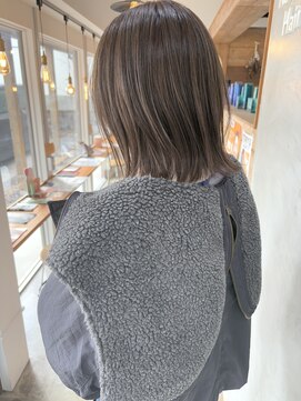 ルームスヘアー(Rooms Hair) ナチュラルベージュ