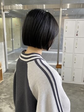 イェッカ(YECCA) ＊ストンと落ちる 切りっぱなしボブ＊