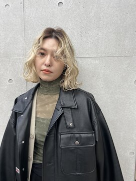 ウクラ バイ レシッド 池袋(uchla by rcid) ハイトーン×切りっぱなしボブ