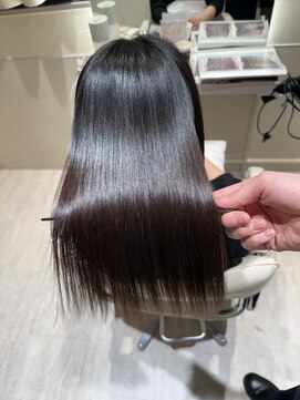 エレノア 四条烏丸店(Eleanor) 【山地】トリートメントした翌日、もう広がる