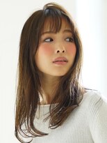 フミ(Fumi) 大人フェミニンなナチュラルロング