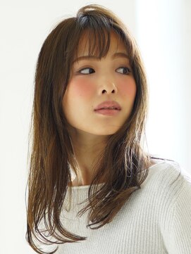 フミ(Fumi) 大人フェミニンなナチュラルロング