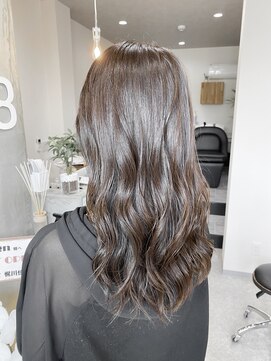 エイティエイト(88) うる艶髪アッシュブラウン