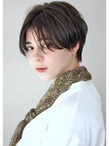 サーカス バイ ビュートリアム 青山(CIRCUS by BEAUTRIUM)&nbsp;３０代　40代　センターパート　前髪長め　黒髪　ショートヘア