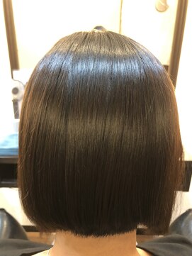 サリーヌ(SERENE) 艶ストレートボブ〔髪質改善/美髪/切りっぱなし/ストレート/艶〕