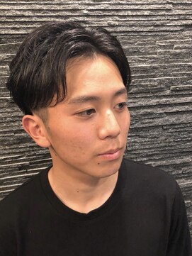 プレミアムバーバー 赤坂店(PREMIUM BARBER produce by HIRO GINZA) センターパート×ナチュラル