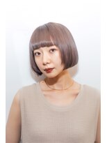 シカ(sica)&nbsp;ミルクティーベースのくちびるラインのミニボブスタイル。