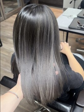 ヴィフ 大船(VIF) バレイヤージュケアブリーチ前髪グレージュレイヤーロング