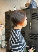 インナーカラーオレンジイヤリングカラーくびれショートボブ
