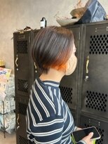 アチーブリス(achieve Liss)&nbsp;インナーカラーオレンジイヤリングカラーくびれショートボブ