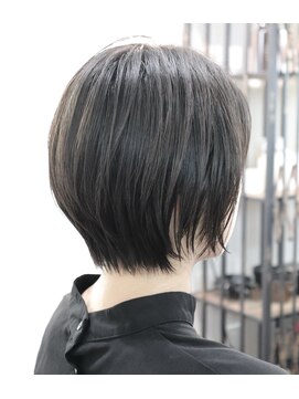 ウィスカーヘアー(whisker hair) ショートボブ　ストレートパーマ