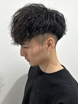 ヒュイル バイ ニアウ(Hwyl by Niau)&nbsp;メンズスペインカールパーマツイストパーマ刈り上げ