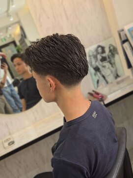 ラピス 名古屋駅前店(Lapis) テーパーフェード/短髪/七三分け